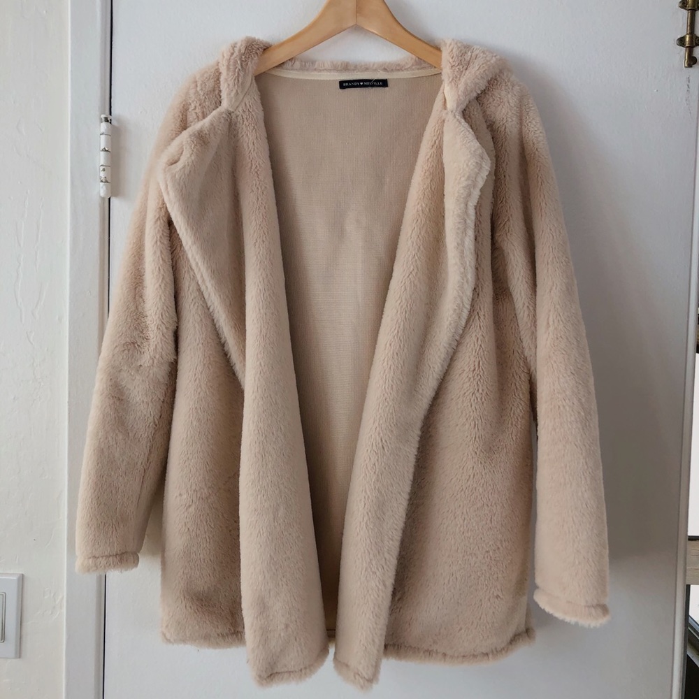 Brandy Melville Sandra Fur Coat - Picture 3 of 4
